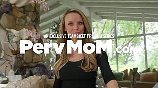 יופיות שופליפטר נתפסות גונבות, משחדות שומר בכוסות ורודות